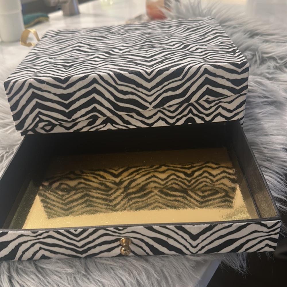 Mixed Box Bundle - Picture 6 of 14